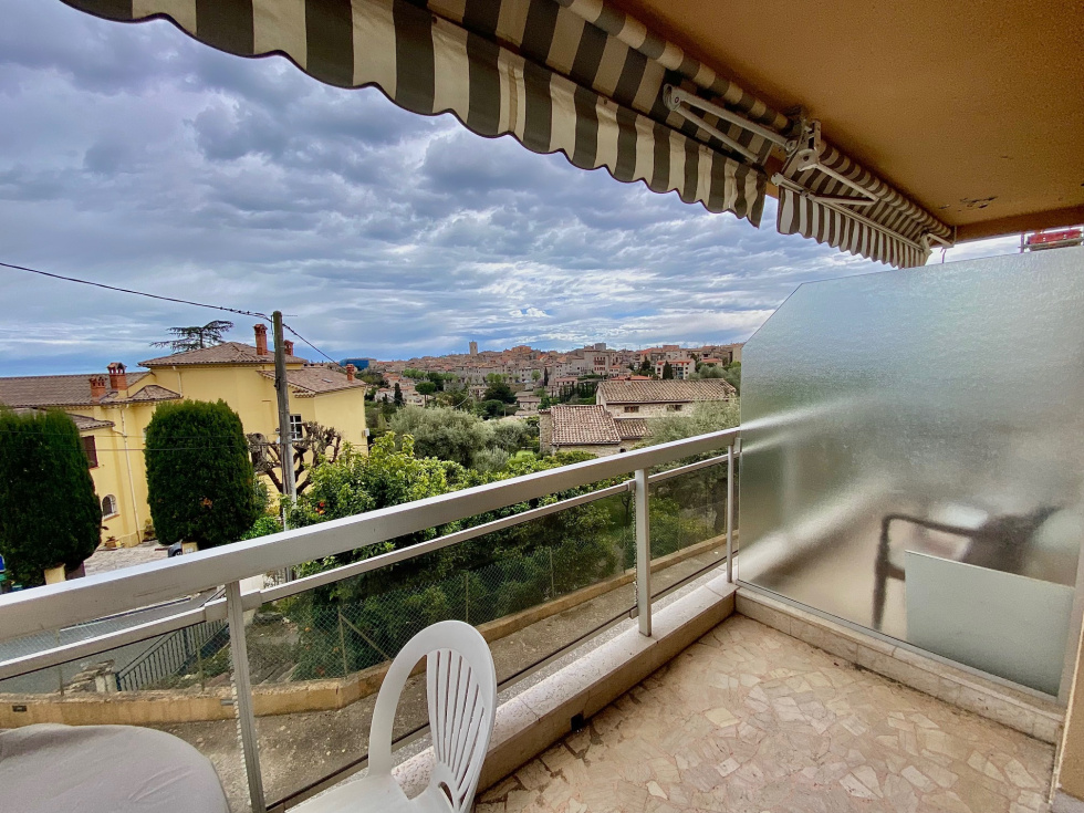 Vence apartment with balcony and views - Healey Fox