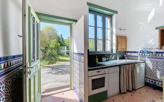 **Townhouse With Terrace In The Lovely Town Of Marciac