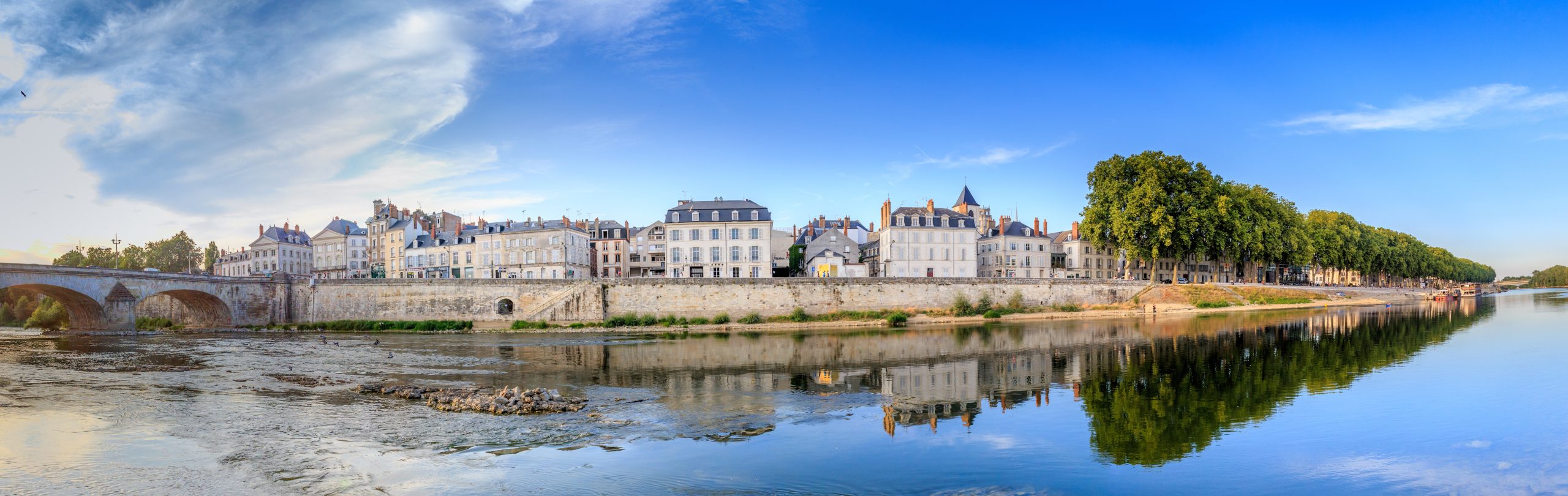 Le quai du Châtelet à Orléans (France)