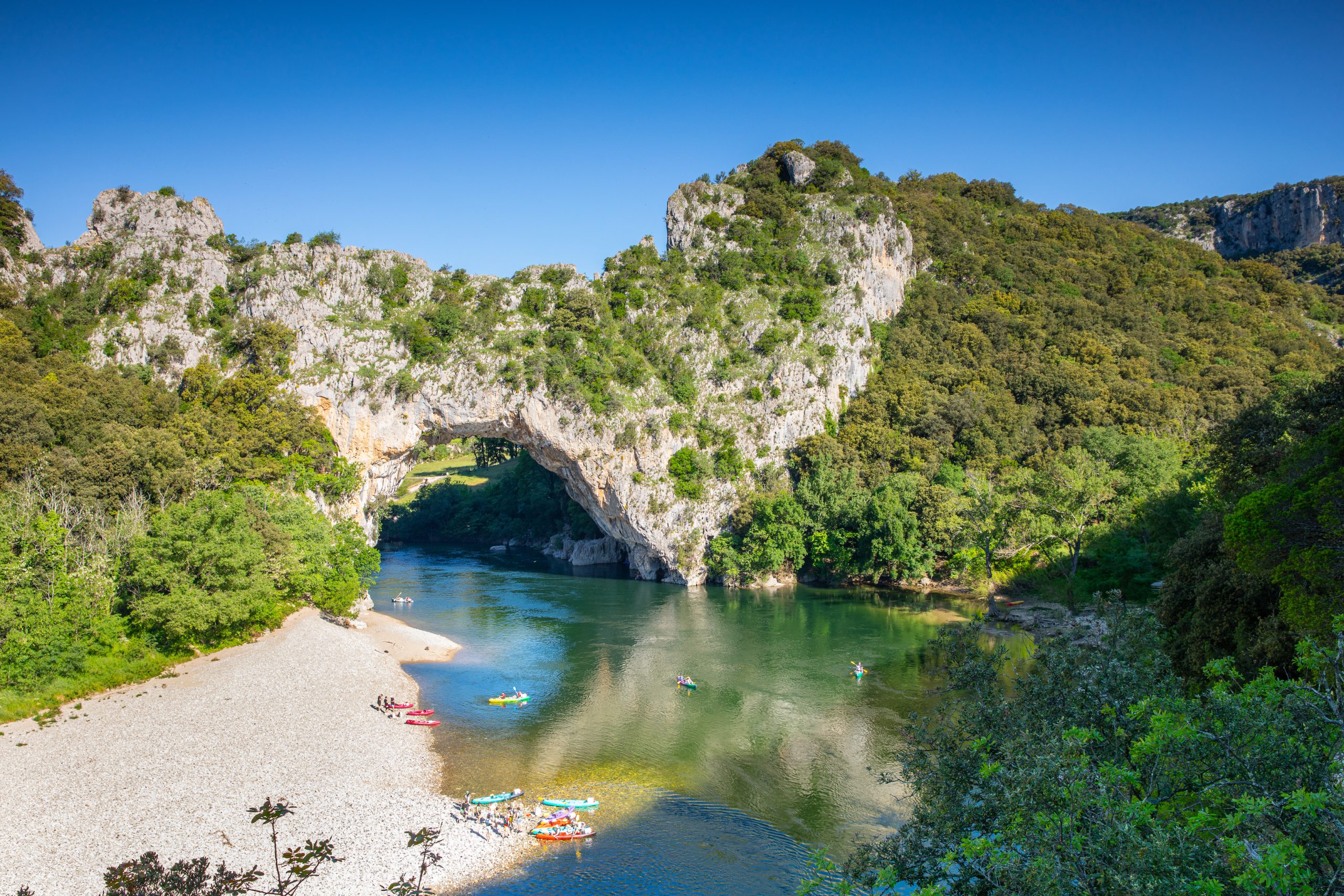 Vue du Pont d'Arc dans les Gorges de l'Ardèche en France