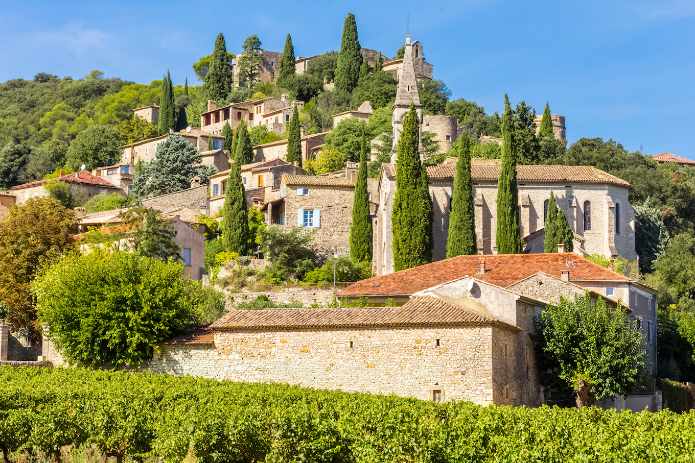 village perché de la Roque sur Cèze, Gard, Occitanie, France