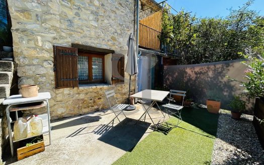 **Characterful Stone Built Village House With Terrace