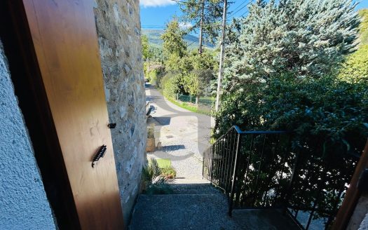 **Characterful Stone Built Village House With Terrace