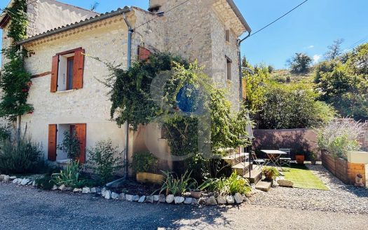 **Characterful Stone Built Village House With Terrace