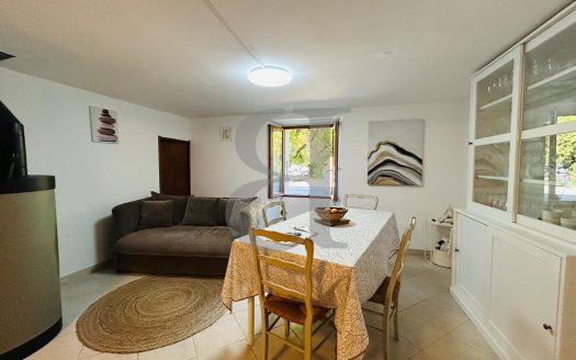 **Characterful Stone Built Village House With Terrace