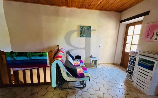 **Characterful Stone Built Village House With Terrace