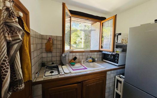 **Characterful Stone Built Village House With Terrace
