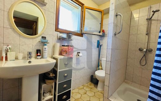 **Characterful Stone Built Village House With Terrace