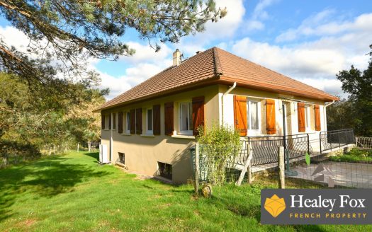 Beautifully Renovated Family Home With Spacious Garden – Near Thiviers, Dordogne