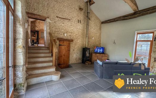 Pretty Renovated Stone House With Gite, Large Courtyard And Garden
