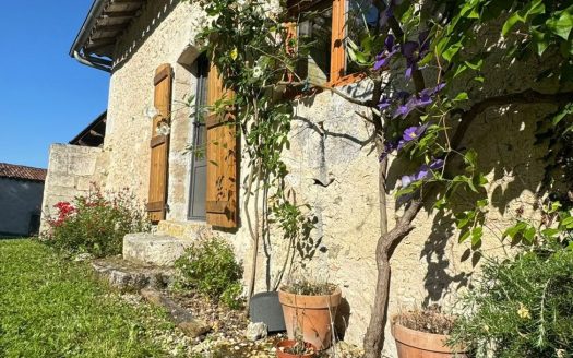 Pretty Renovated Stone House With Gite, Large Courtyard And Garden