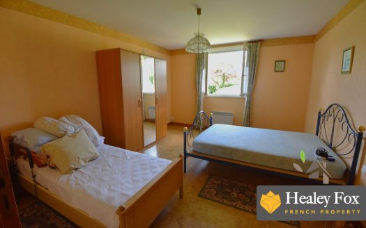 Semi-Detached Stone House With Garage, Garden And Unobstructed Views