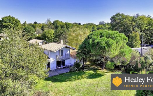 Splendid Villa With Large Terrace, Garden And Stunning Views Of The Surrounding Countryside