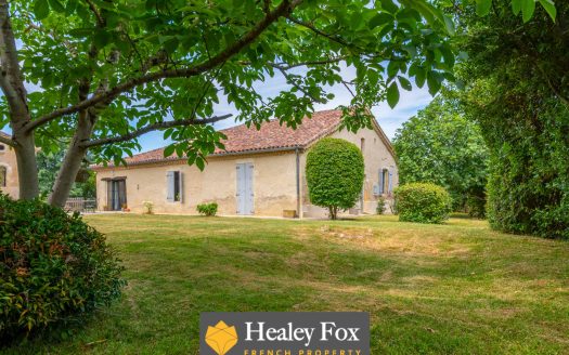 Bright And Cosy Presbytere With Views Of The Church And The Countryside