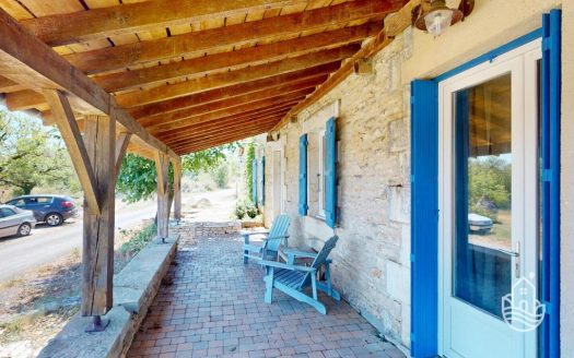 **Beautifully Renovated Stone House With Swimming Pool And Garden