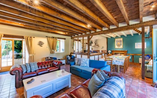 **Superb house with gite