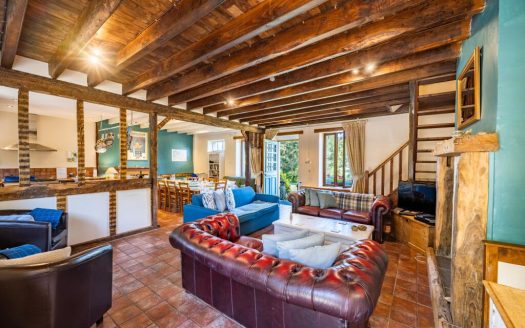 **Superb house with gite