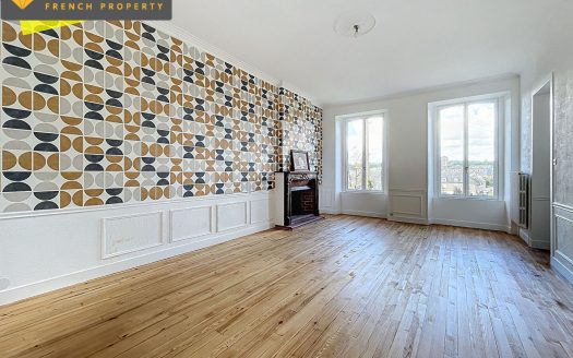 **Beautiful grand stone house with views in the heart of Gavray