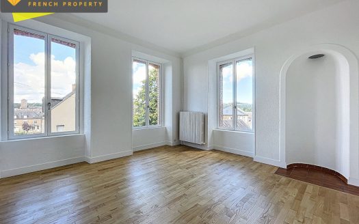 **Beautiful grand stone house with views in the heart of Gavray