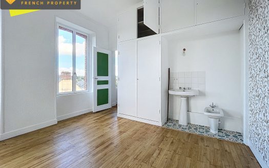 **Beautiful grand stone house with views in the heart of Gavray