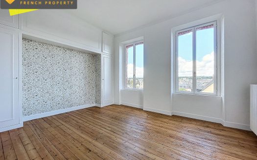 **Beautiful grand stone house with views in the heart of Gavray