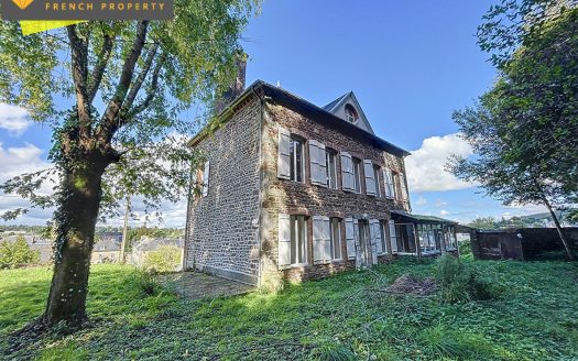 **Beautiful grand stone house with views in the heart of Gavray