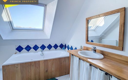 **Villa with pool just 5 minutes from the beach