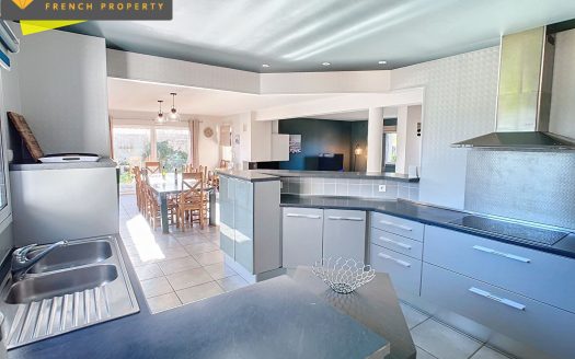 **Villa with pool just 5 minutes from the beach