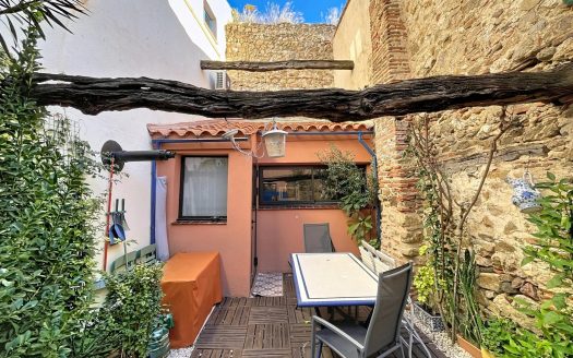 **Character Village House With Courtyard, Fourques