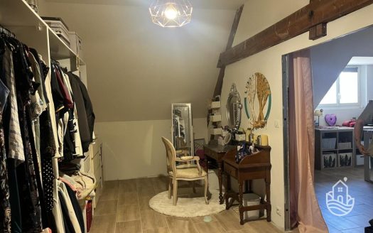 Large Townhouse With Garage And Courtyard In Terrasson-Lavilledieu