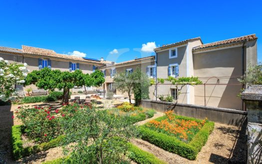 **Exceptional Mas With Gites, Swimming Pool And Stunning Views