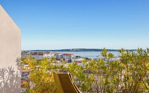 Prestigious Rooftop Penthouse Just Steps From The Old Port, La Croisette And The Beaches