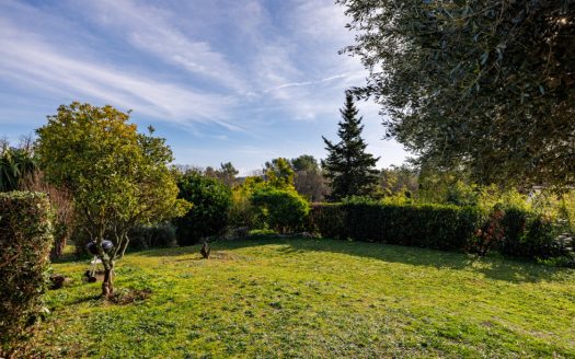 Terraced Village House With Garden Close To All Amenities