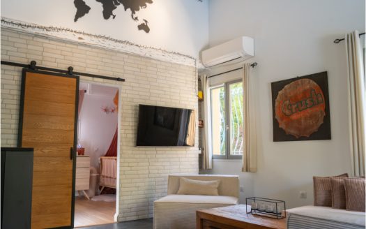 Delightful Villa With Swimming Pool And 2 Studios Close To The Village