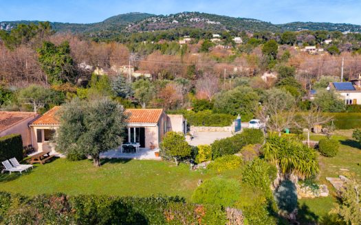 Terraced Village House With Garden Close To All Amenities